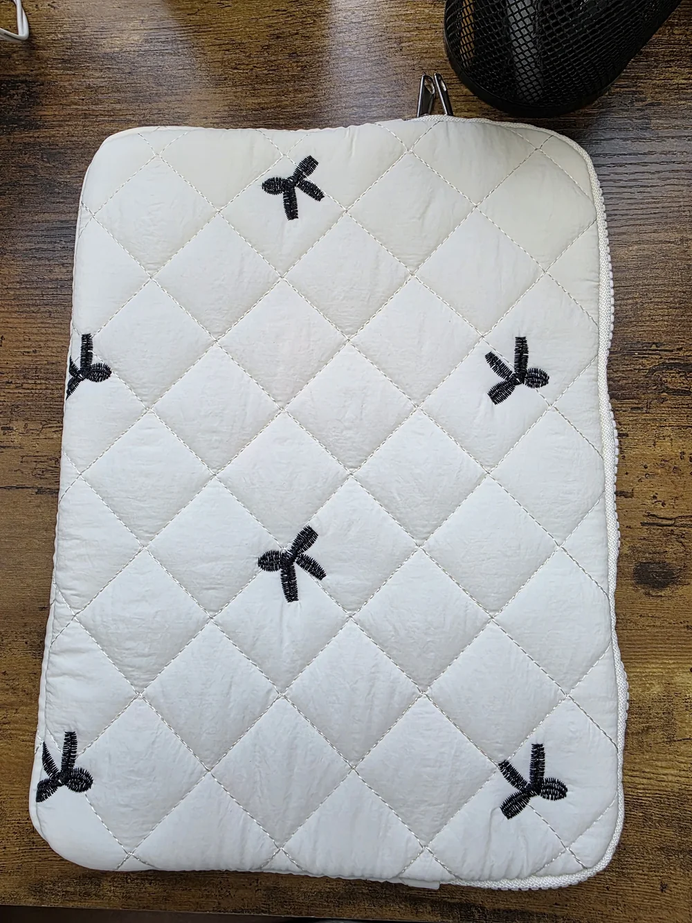 Amazon White Quilted Tablet Sleeve with Black Bow Accents
